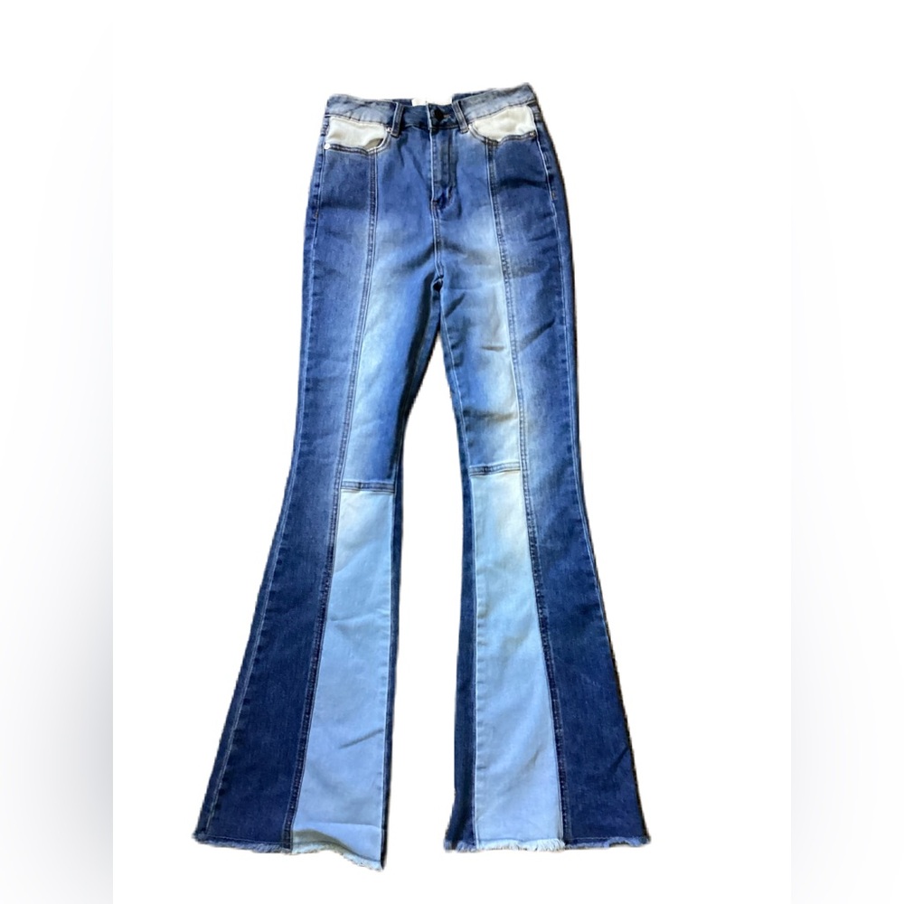 Madden NYC flared jeans. Size 1